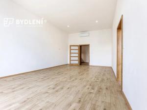 Pronájem bytu 2+1, Teplice, Benešovo náměstí, 76 m2