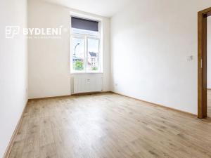 Pronájem bytu 2+1, Teplice, Benešovo náměstí, 76 m2