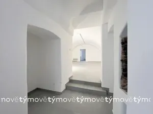 Pronájem obchodního prostoru, Pardubice, Zámecká, 105 m2