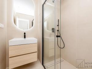 Prodej bytu 2+kk, Praha - Břevnov, Nad Kajetánkou, 41 m2