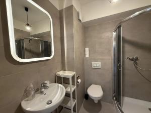 Pronájem bytu 2+kk, Praha - Vršovice, Košická, 4 m2