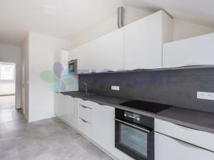 Pronájem atypického bytu, Praha - Strašnice, Na hroudě, 88 m2