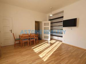 Pronájem bytu 2+kk, Praha - Holešovice, Dělnická, 46 m2