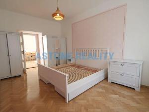 Pronájem bytu 2+kk, Praha - Holešovice, Dělnická, 46 m2