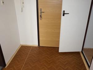 Pronájem bytu 2+kk, Liberec, Dobiášova, 42 m2