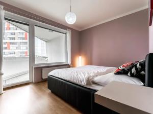 Pronájem bytu 2+kk, Praha - Horní Měcholupy, Mantovská, 66 m2