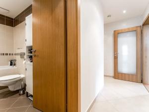 Pronájem bytu 2+kk, Praha - Horní Měcholupy, Mantovská, 66 m2