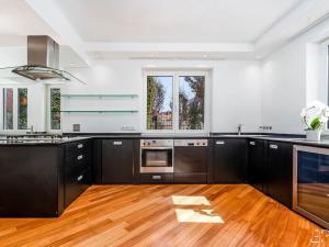 Prodej vily, Praha - Troja, Trojská, 331 m2