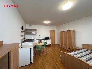 Pronájem bytu 1+kk, Černošice, Mokropeská, 29 m2