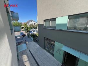 Pronájem bytu 1+kk, Černošice, Mokropeská, 29 m2
