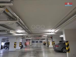 Pronájem garážového stání, Praha, Jeremenkova, 12 m2