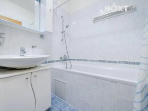 Prodej bytu 2+kk, Praha - Chodov, Divišovská, 56 m2