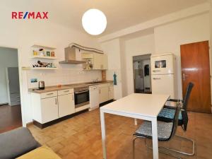 Prodej bytu 2+kk, Praha - Podolí, V podhájí, 48 m2