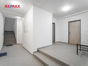 Pronájem bytu 1+kk, Praha - Holešovice, Ortenovo náměstí, 50 m2