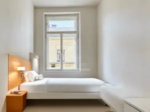 Pronájem bytu 3+kk, Praha - Nové Město, Lazarská, 70 m2