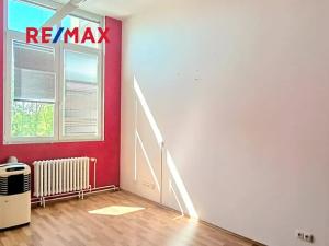Pronájem kanceláře, Praha - Kobylisy, Horňátecká, 16 m2