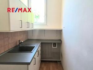 Pronájem kanceláře, Praha - Kobylisy, Horňátecká, 16 m2