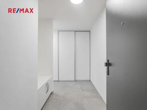 Pronájem bytu 2+kk, Praha - Modřany, Mezi vodami, 54 m2