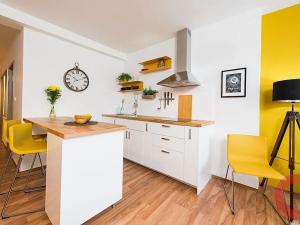 Pronájem bytu 1+kk, Praha - Vršovice, Holandská, 35 m2