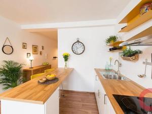 Pronájem bytu 1+kk, Praha - Vršovice, Holandská, 35 m2
