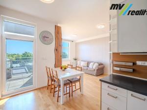 Prodej bytu 3+kk, Milovice, Lesní, 91 m2