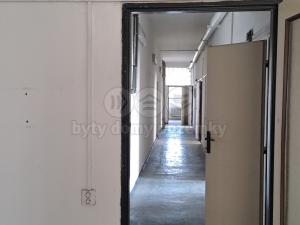 Pronájem skladu, Brno - Černovice, Hájecká, 622 m2