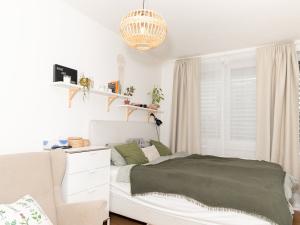 Pronájem bytu 2+kk, Praha - Vysočany, Podkovářská, 48 m2