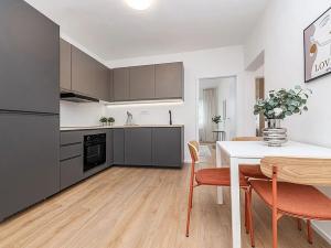 Prodej bytu 3+kk, Praha - Malešice, Chotutická, 57 m2