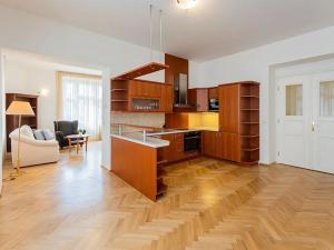 Pronájem bytu 3+1, Praha - Vinohrady, Chorvatská, 137 m2