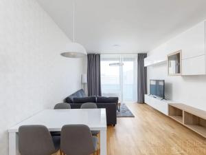 Pronájem bytu 2+kk, Praha - Holešovice, Argentinská, 52 m2
