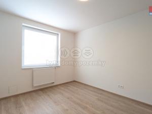 Pronájem bytu 1+kk, Praha - Vršovice, Kubánské náměstí, 19 m2