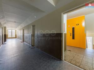 Pronájem bytu 2+1, Karlovy Vary, Charkovská, 49 m2