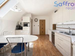 Prodej rodinného domu, Chrást, Bezovka, 220 m2