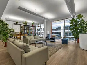 Pronájem kanceláře, Praha - Karlín, Křižíkova, 467 m2
