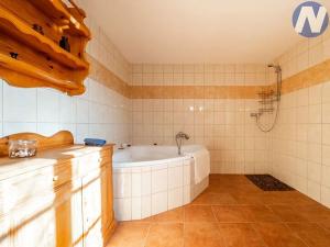 Prodej rodinného domu, Vlachovo Březí, 404 m2