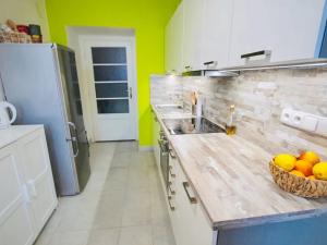 Pronájem bytu 1+1, Praha - Žižkov, Fibichova, 35 m2