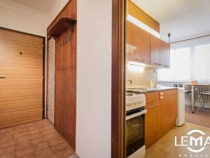Prodej bytu 2+1, Olomouc, Řezáčova, 56 m2