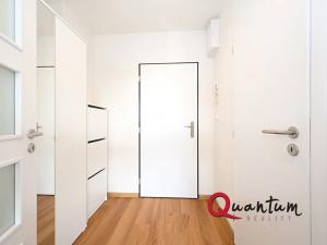 Pronájem bytu 1+kk, Praha - Troja, Svídnická, 26 m2