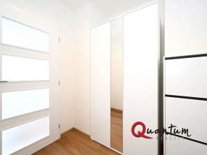 Pronájem bytu 1+kk, Praha - Troja, Svídnická, 26 m2