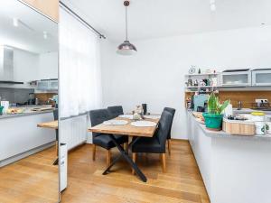 Prodej bytu 3+1, Praha - Holešovice, Letohradská, 79 m2