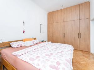 Prodej bytu 3+1, Praha - Holešovice, Letohradská, 79 m2