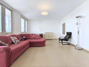 Pronájem bytu 1+kk, Praha - Smíchov, Štefánikova, 39 m2