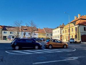 Pronájem bytu 1+kk, Uhlířské Janovice, Václavské náměstí, 26 m2