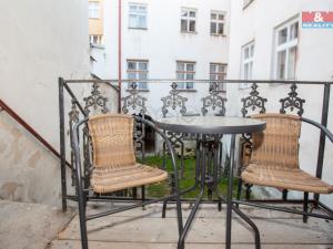Pronájem bytu 1+kk, Jindřichův Hradec - Jindřichův Hradec I, nám. Míru, 25 m2