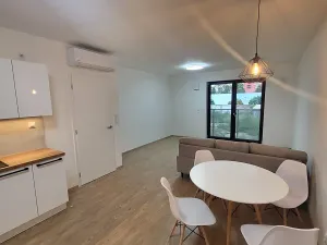 Pronájem bytu 2+kk, Brno, Bratislavská, 61 m2