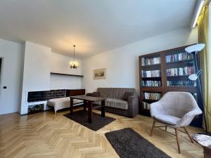 Pronájem bytu 2+1, Praha - Dejvice, Evropská, 67 m2