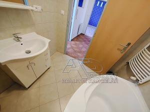 Pronájem bytu 2+1, České Budějovice, 75 m2