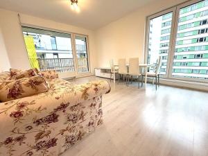 Pronájem bytu 2+kk, Praha, Počernická, 60 m2