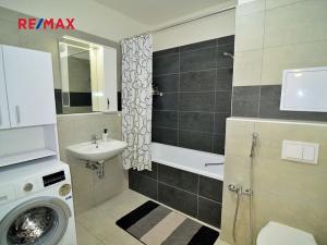 Prodej bytu 2+kk, Kladno, Jaroslava Holečka, 55 m2