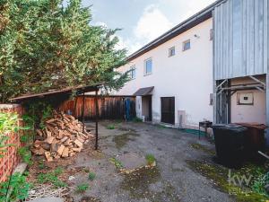 Prodej vícegeneračního domu, Zálezly, 900 m2